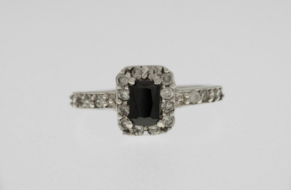 Ring Black Rectangle