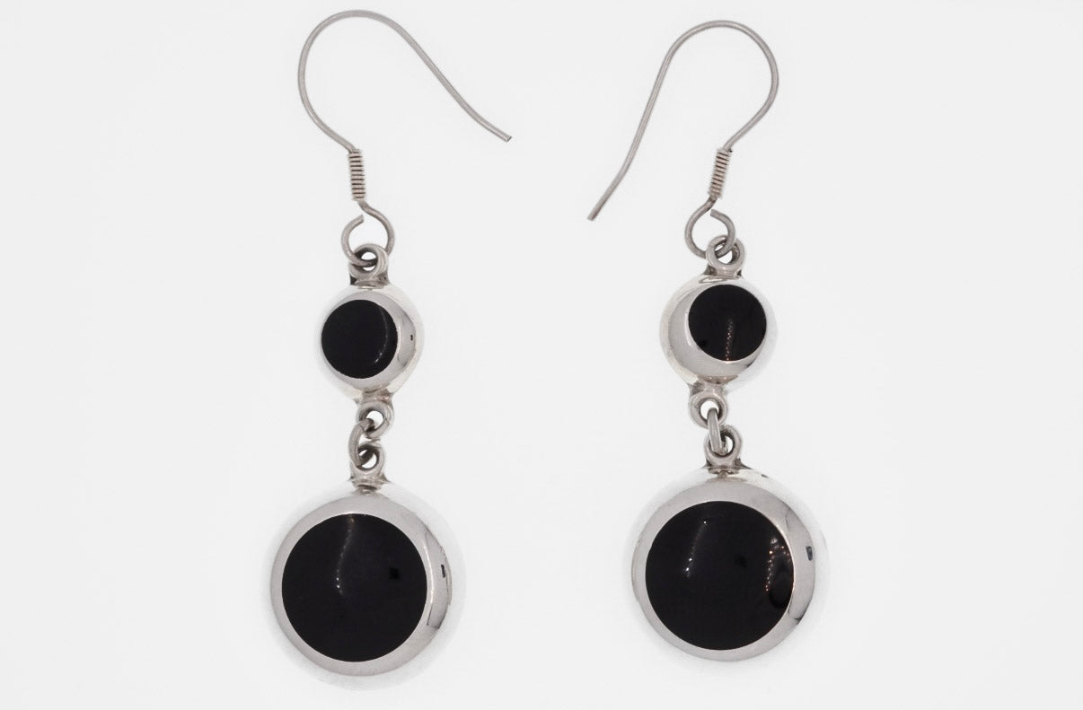 Earring with stone